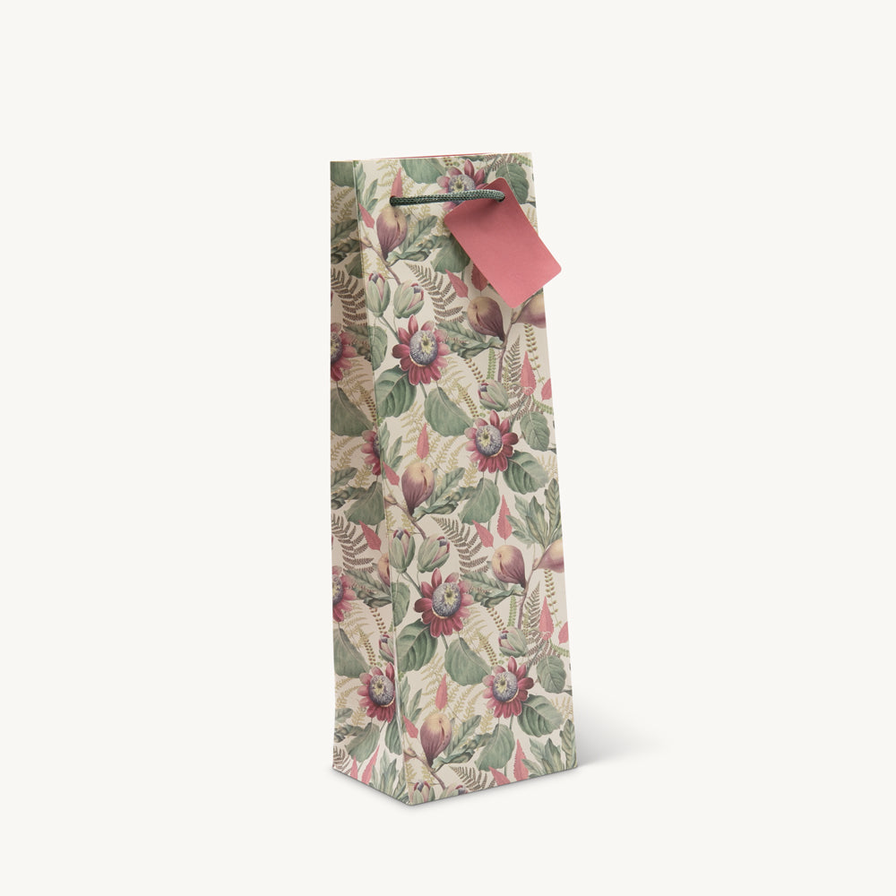 1 bottle passion flower gift bag featuring a patterned finish and heavy-duty handles.