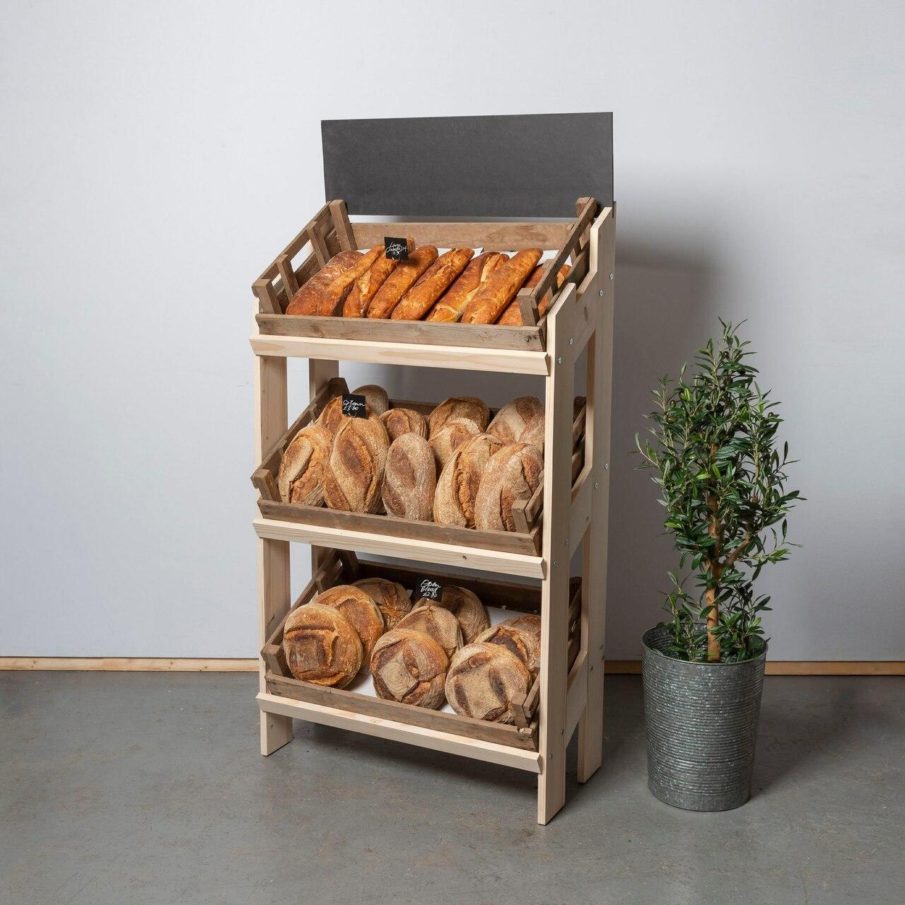 Norwood 3-shelf pine stand with blackboard 820 with a clean surface for visible retail messaging.