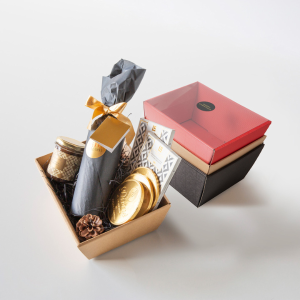 Gift hamper boxes that stand out and shine.