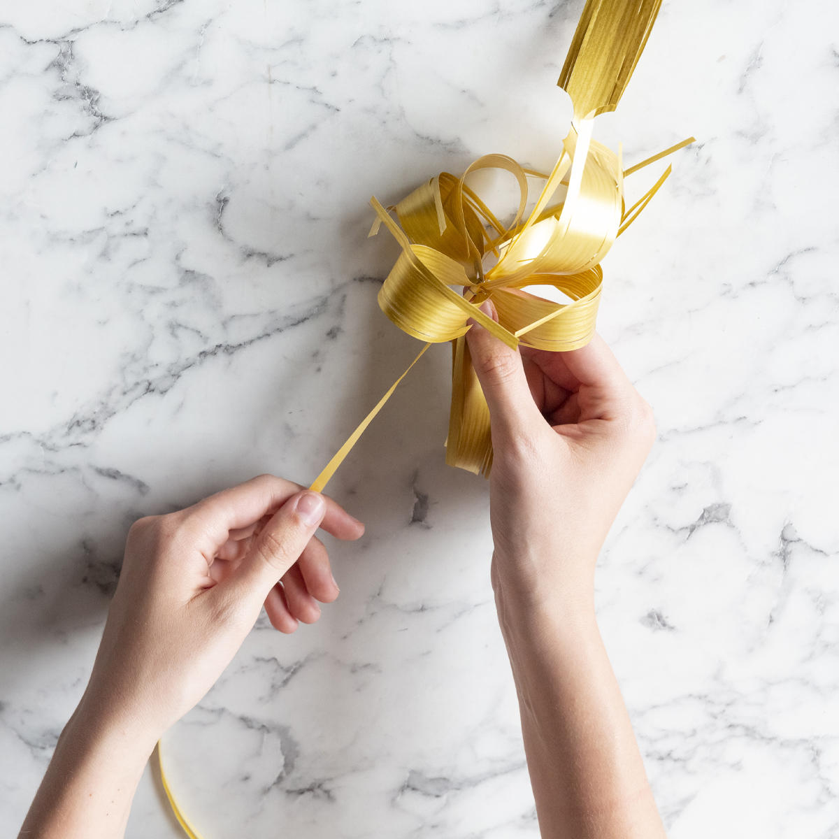 Large Raffia Pull Bow Roll pk 35