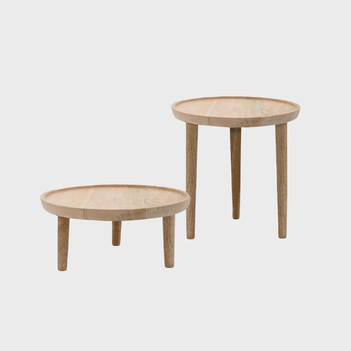 Mango wood cake stand with lip featuring a stable base and decorative scalloped edge.