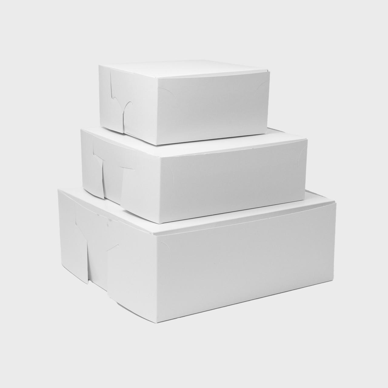 White takeaway cake box.
