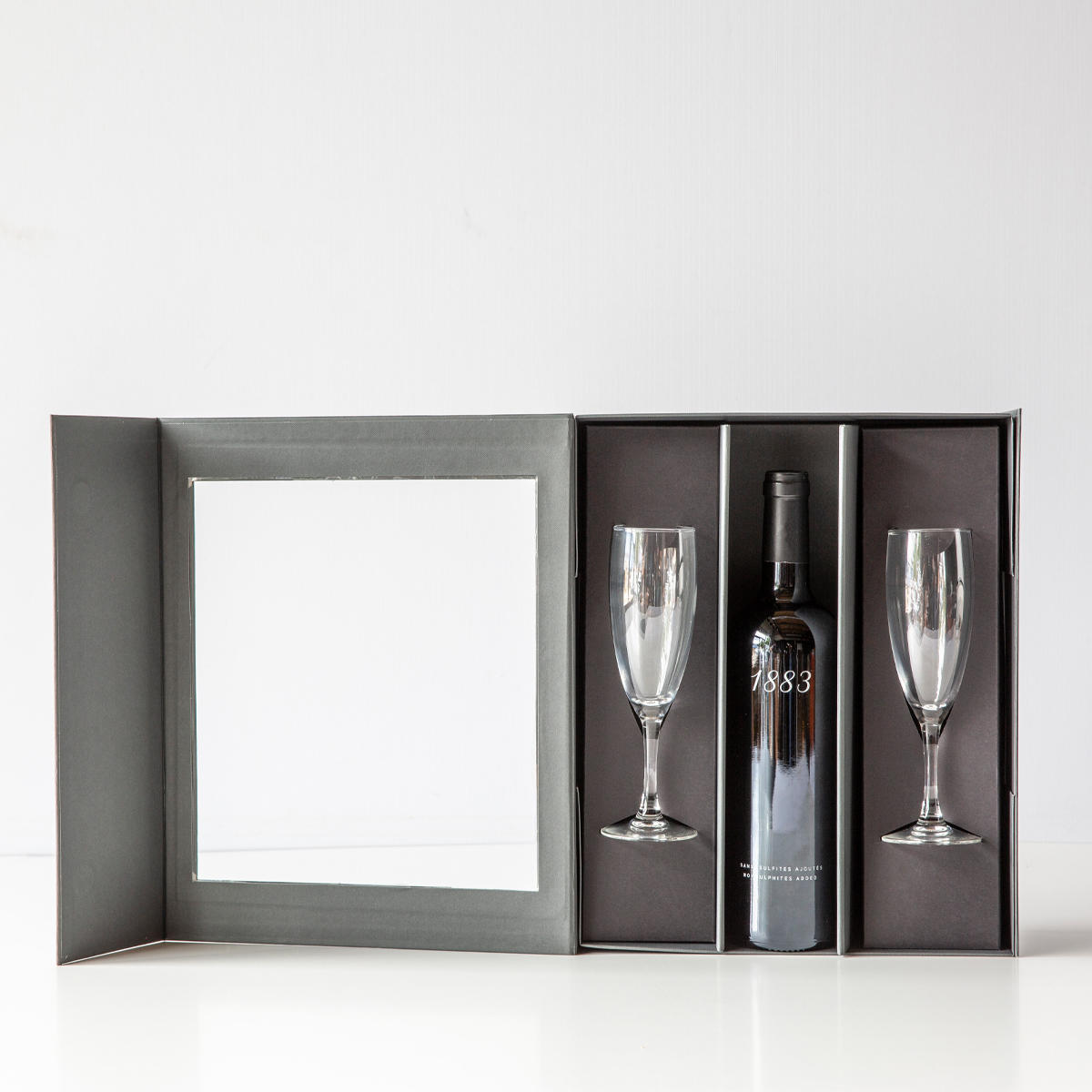 Card insert for princesa champagne flute.