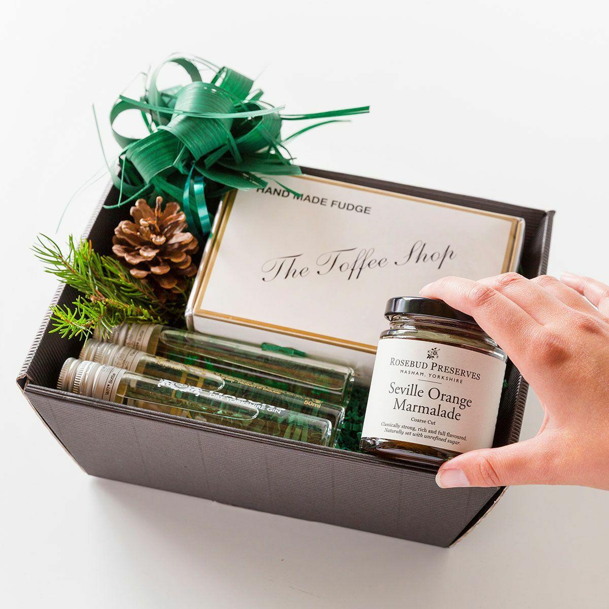 Small fluted card tray with structured, low-profile walls and open-top design.